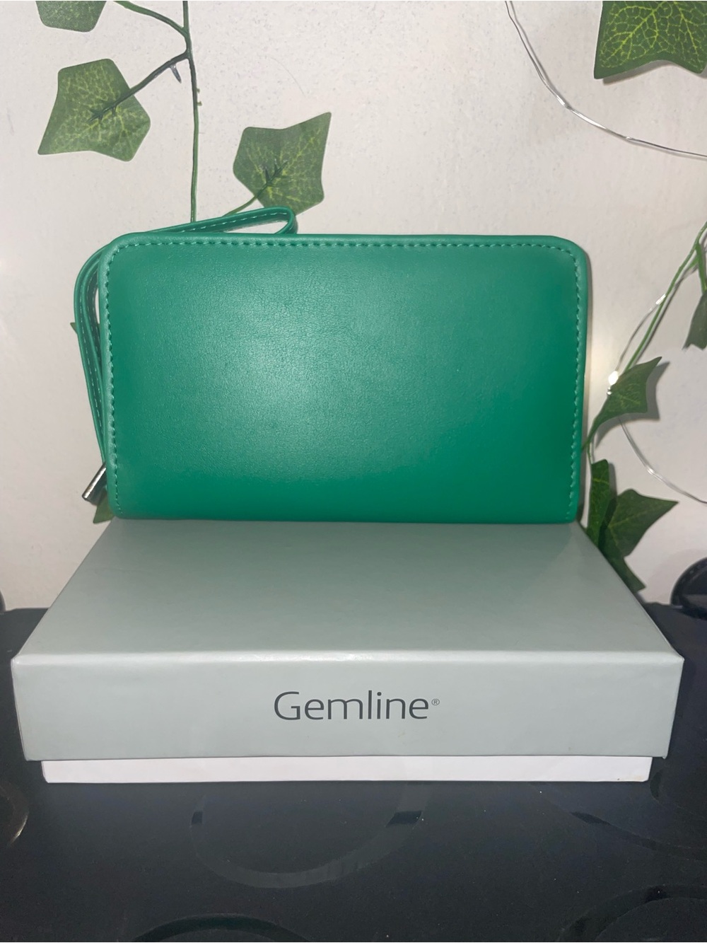 Gemline Green Zip-Around Women's Wallet